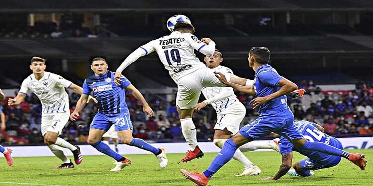 Rayados le arrebata el triunfo a la Máquina en el Azteca