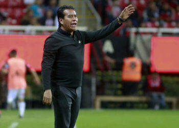 OFICIAL | Alberto Coyote deja la dirección técnica del Tapatío