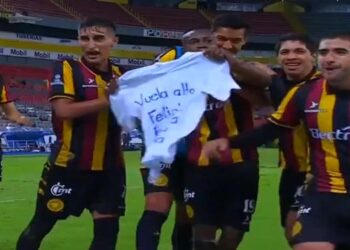 Los Leones Negros despluman y frenan el vuelo de los Canarios