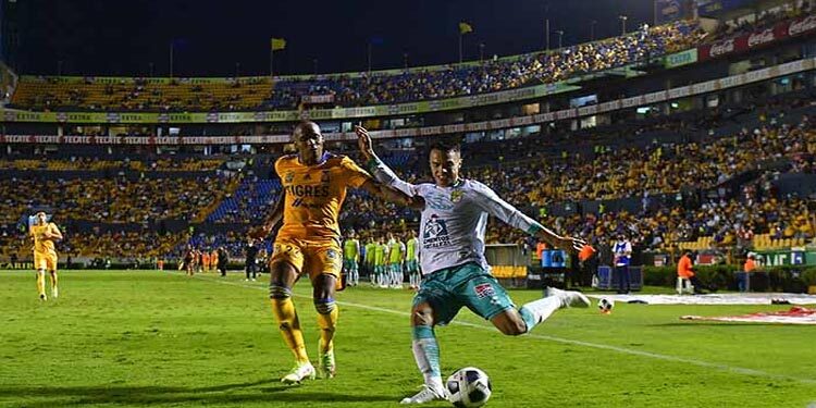 Los Tigres rescatan el empate en el Volcán