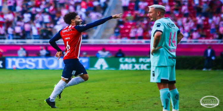 Chivas vence al Toluca y sueña con Liguilla