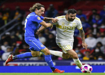 Cruz Azul y Tigres empatan en el Azteca