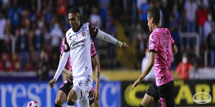 Gallos y Xolos dividen puntos