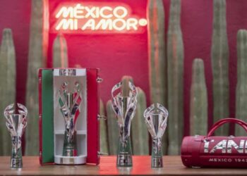 Presentan el trofeo para el ganador del Gran Premio de la Ciudad de México
