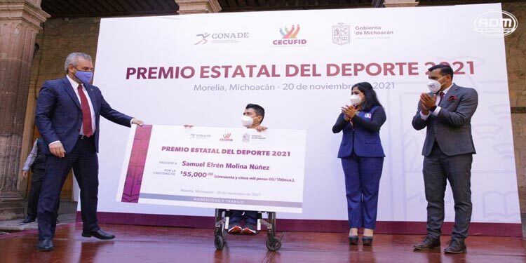 Samuel Molina Núñez y Sandra Loza Tenorio recibieron el Premio Estatal del Deporte 2021