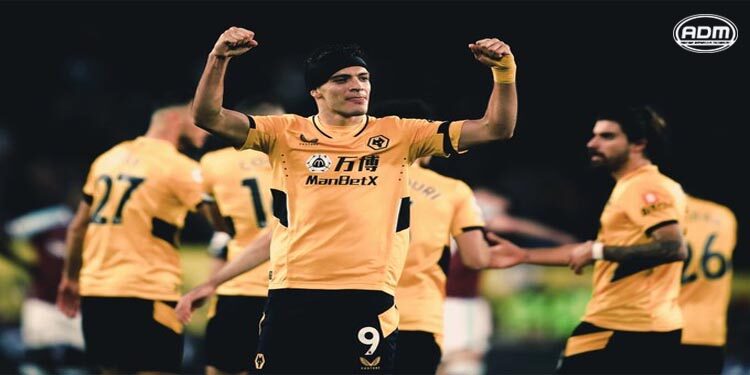 Raúl Jiménez le dan el triunfo a los Wolves ante el West Ham