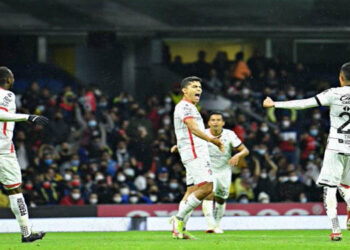 El Camepón despluma a las Águilas en el Azteca