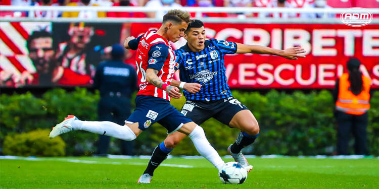 Chivas y Gallos dividen puntos en el Akron
