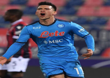 Con doblete de ‘Chucky’ Lozano el Napoli derrotó al Bolonia