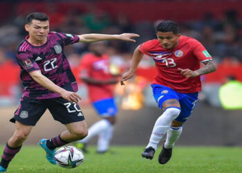 México no puede con Costa Rica en el Azteca