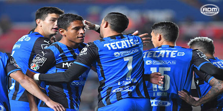 Los Rayados golean al Necaxa en el Victoria