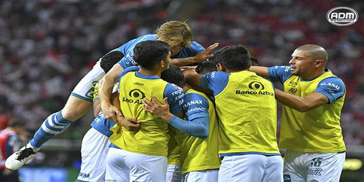 Puebla remonta y se aferra al liderato general