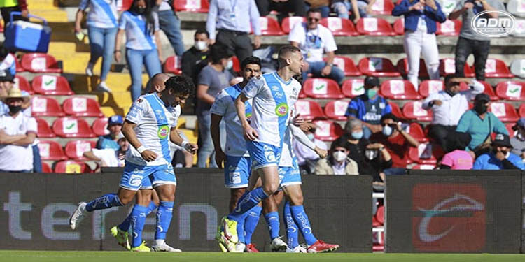 Puebla vence al Querétaro y se mantiene en la cima del torneo