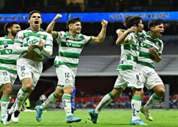 Santos vence a Cruz Azul y logra su primera victoria del torneo