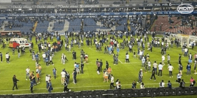 AMLO culpó a los gobiernos neoliberales de los hechos violentos en el Estadio Corregidora