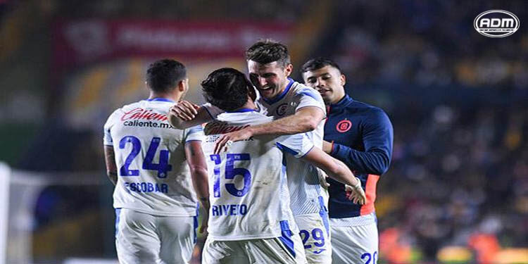 Cruz Azul le arrebata el triunfo a Tigres