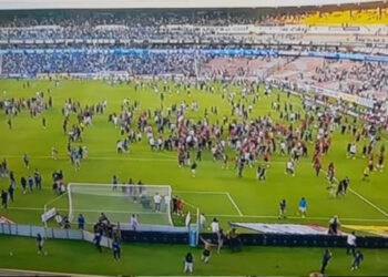 ¡Lamentable! El partido Querétaro vs Atlas fue SUSPENDIDO por violencia en las tribunas