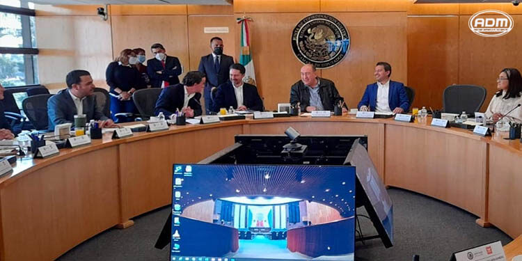 Yon de Luisa y Mikel Arriola se reunieron con grupos parlamentarios en la Cámara de Diputados