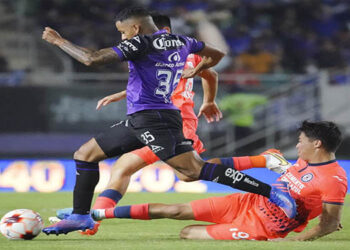 Los Cañoneros y la Máquina dividen puntos