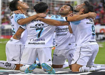 Los Cañoneros sorprenden al Campeón