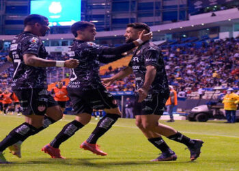 Necaxa vence al Puebla y liga su tercera victoria consecutiva