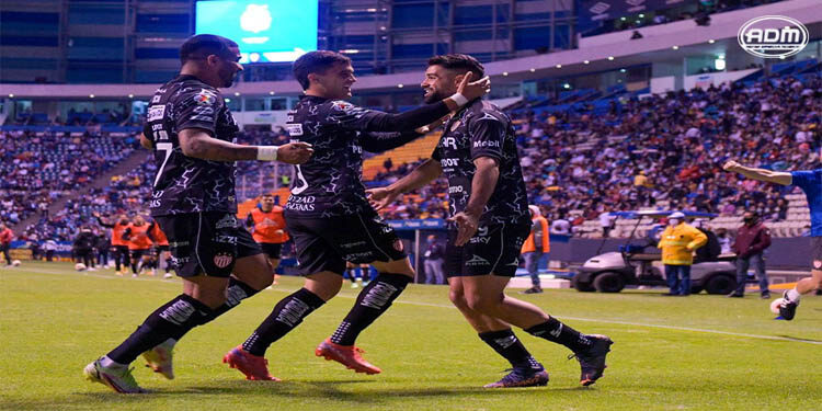 Necaxa vence al Puebla y liga su tercera victoria consecutiva