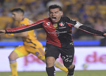 Atlas apaga el volcán y avanza a la Final