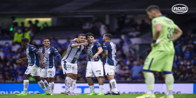 Los Tuzos descarrilan a la Máquina en el Azteca