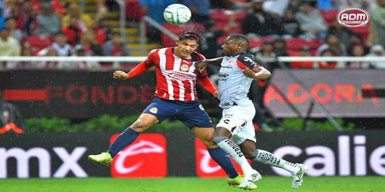 Chivas rescata el empate ante Atlas en el Clásico Tapatío