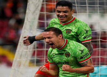 Los Bravos le pegan al Bicampeón y regresan a la senda de la victoria