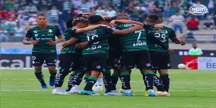 Santos golea a Pumas y logra su primera victoria fuera de casa