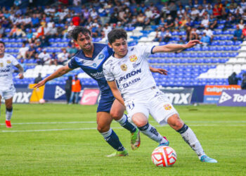 Los Toros frenan el vuelo de los Canarios