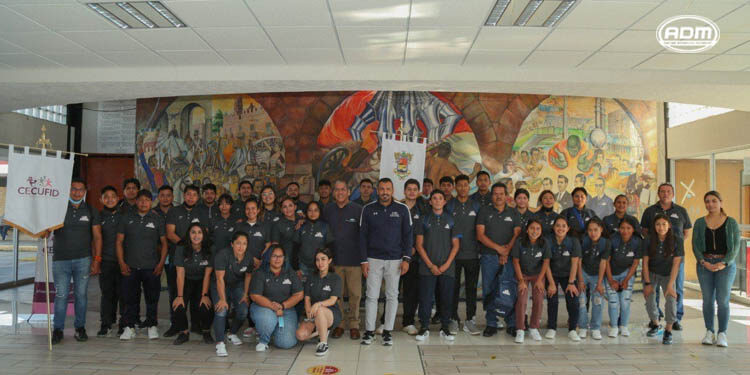 Abandera Cecufid a la delegación michoacana que participará en el Encuentro Nacional Deportivo Indígena 2022