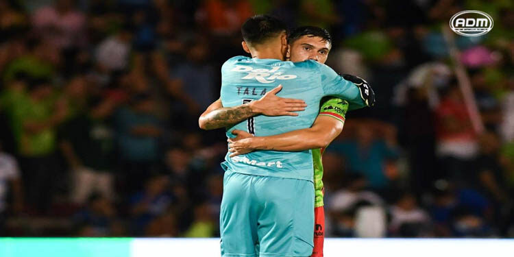 La Máquina la “cruzazulea” en la Frontera