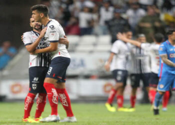 Rayados le propina otra derrota al Cruz Azul
