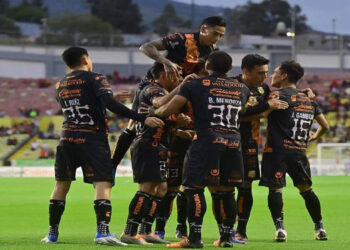 Los Canarios vencen en penales a los Alebrijes y vuelan a los Cuartos de Final