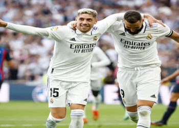 El Real Madrid se queda con el Clásico y el liderato en España