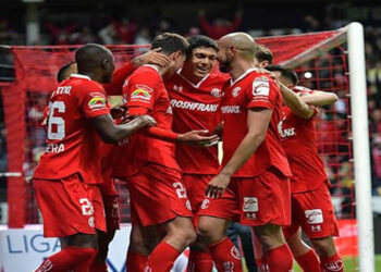 Los Diablos frenan el vuelo de las Águilas en la ida de las Semifinales