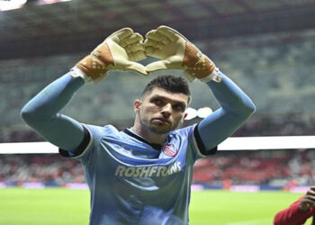 En feria de goles, Toluca vence al Santos en la ida de los Cuartos de Final