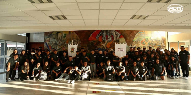 Abanderan a la delegación michoacana que participará en Juegos Nacionales Populares 2022