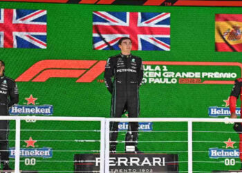 Mercedes hace el 1-2 en Brasil y gana su primera carrera de la temporada