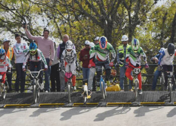 Alfonso Martínez da banderazo e inaugura reconstrucción de pista de bicicross