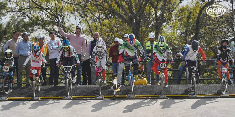 Alfonso Martínez da banderazo e inaugura reconstrucción de pista de bicicross