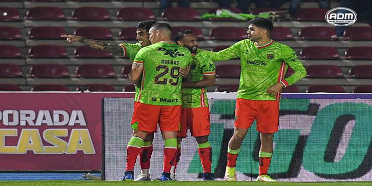 Los Bravos golean y logran su primera victoria