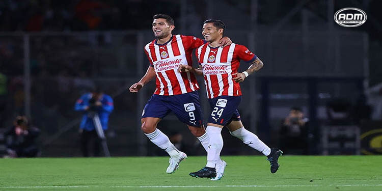 Las Chivas vence a los Pumas en CU