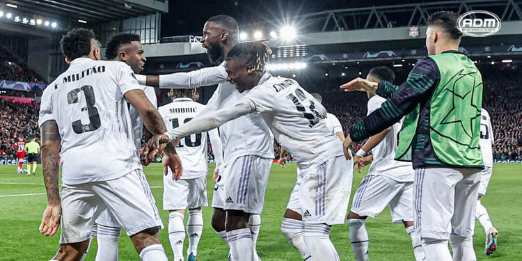 El Real Madrid golea en Anfield y pone pie y medio en Cuartos de Final