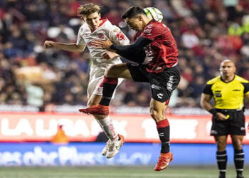 Los Xolos rescatan el empate ante los Diablos