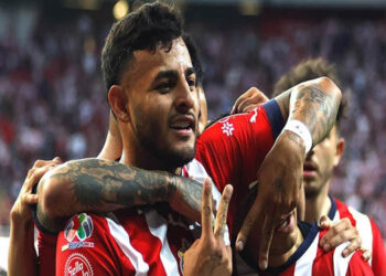 Chivas golea a Mazatlán y se mete directo a los Cuartos de Final
