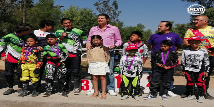 Alfonso Martínez da banderazo a reapertura de Pista de BMX del Bosque Cuauhtémoc