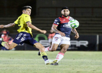 Canarios y Cimarrones empatan en el juego de ida de los Cuartos de Final